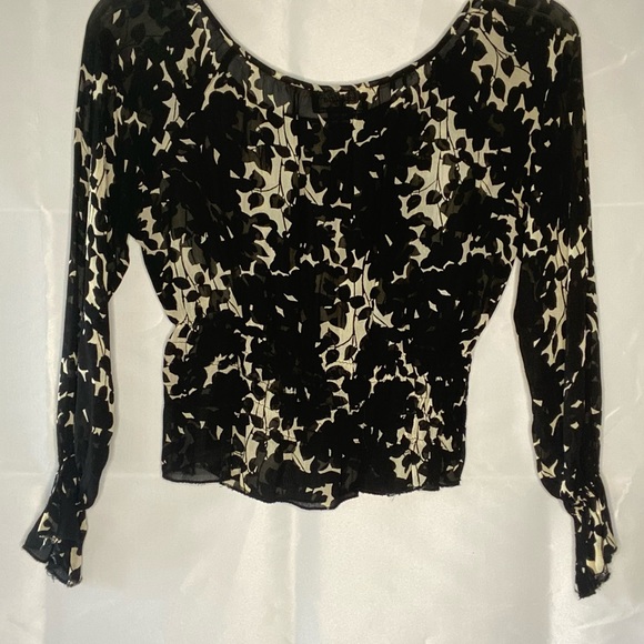 Black/Cream Long Sleeve Floral Top - Medium - Picture 2 of 4